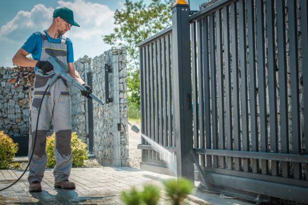 Best Animal Enclosure Cleaning  in Altamont, OR